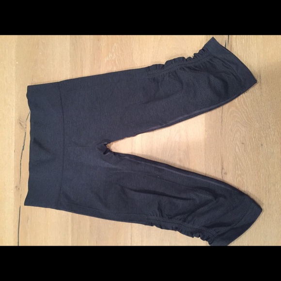 Lululemon capris leggings - Picture 2 of 2